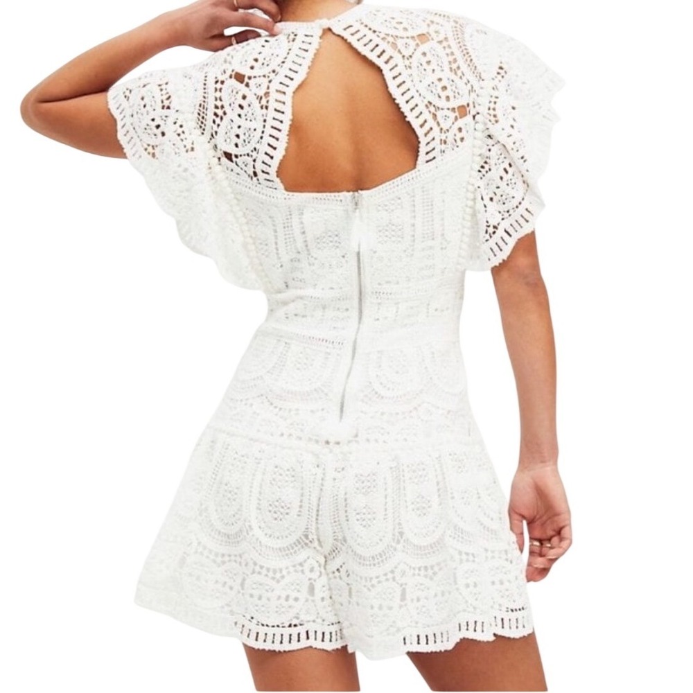 Saylor Free People Adeline White Crochet Lace Romper Flutter Sleeve Pom Pom XS - Picture 2 of 9